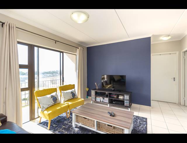 2 BEDROOM APARTMENT TO LET IN BURGUNDY ESTATE